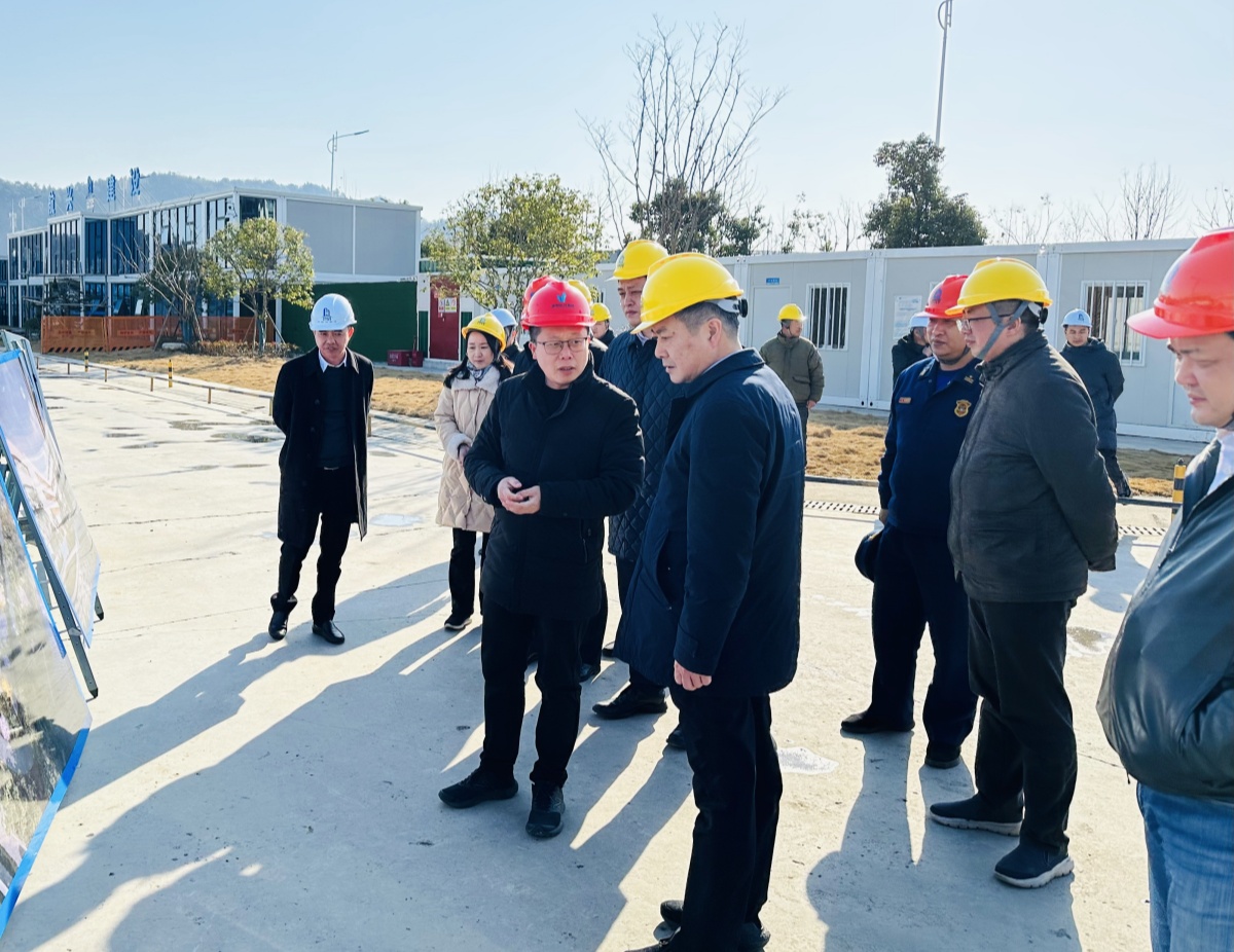 1月24日，副市长王晓军莅临我司西塞山小学在建项目现场，检查指导安全生产工作